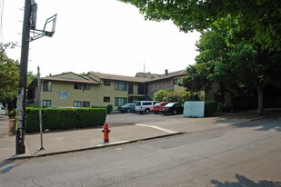 Bel-Linda in Portland, OR - Building Photo