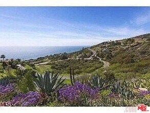4211 Avenida De La Encinal in Malibu, CA - Building Photo - Building Photo