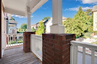 1305 Summit Greenway Court in Charlotte, NC - Building Photo - Building Photo