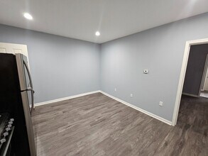 4240 W Girard Ave in Philadelphia, PA - Building Photo - Building Photo