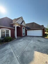 136 Roseine Dr in Warner Robins, GA - Building Photo - Building Photo