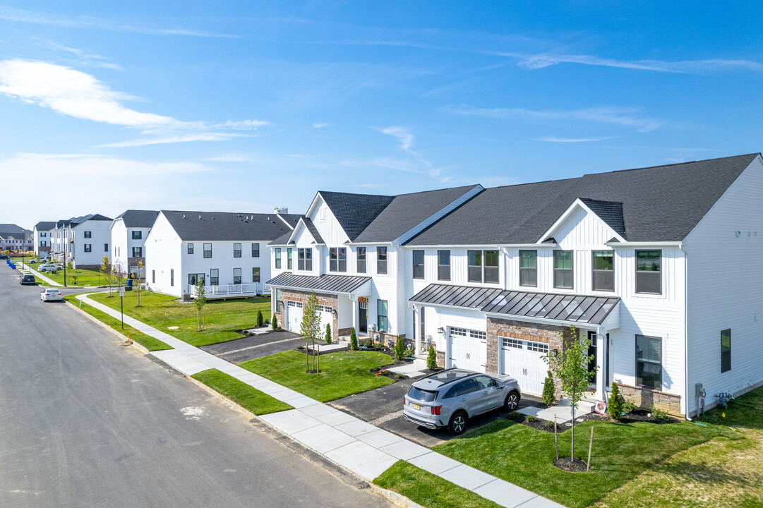 Laurel Point in Mount Laurel, NJ - Foto de edificio