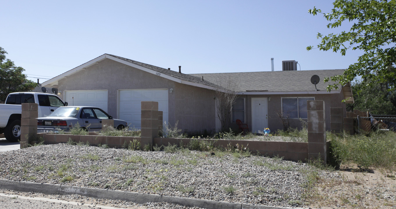 11277 Aztec Ln in Adelanto, CA - Building Photo