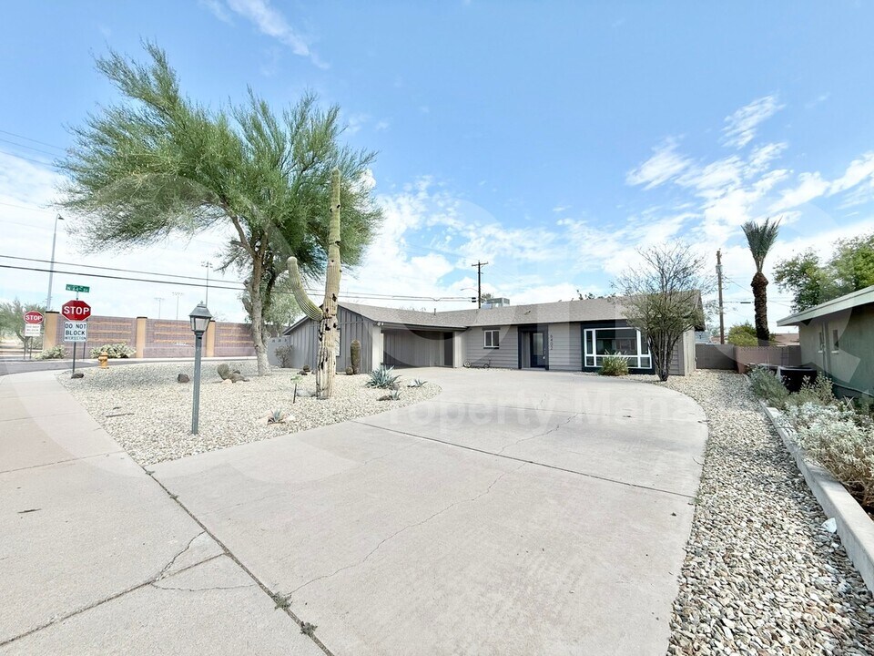 6402 E Holly St in Scottsdale, AZ - Building Photo