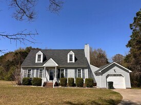 129 Kelly Ct in Goldsboro, NC - Building Photo