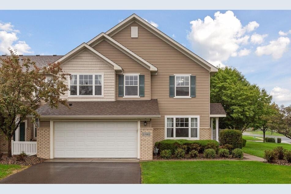 17083 Encina Path in Farmington, MN - Building Photo