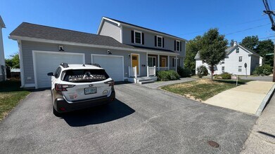 4 Ash St-Unit -6B Ash St in Dover, NH - Foto de edificio - Building Photo