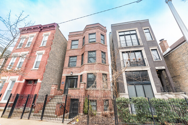 property at 856 N Hermitage Ave