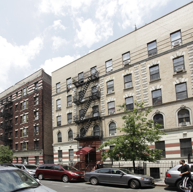 515-517 W 172nd St in New York, NY - Building Photo - Building Photo