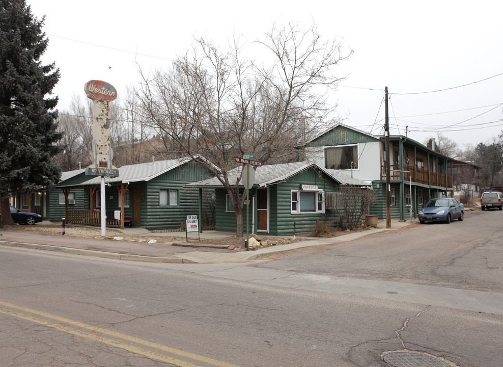 Western Cabins in Manitou Springs, CO - Building Photo