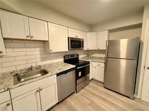 7601 Hazelcrest Dr in Hazelwood, MO - Building Photo - Building Photo