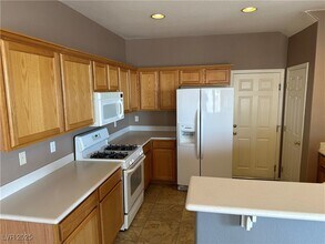 222 Kindness Crest Ct in Henderson, NV - Building Photo - Building Photo