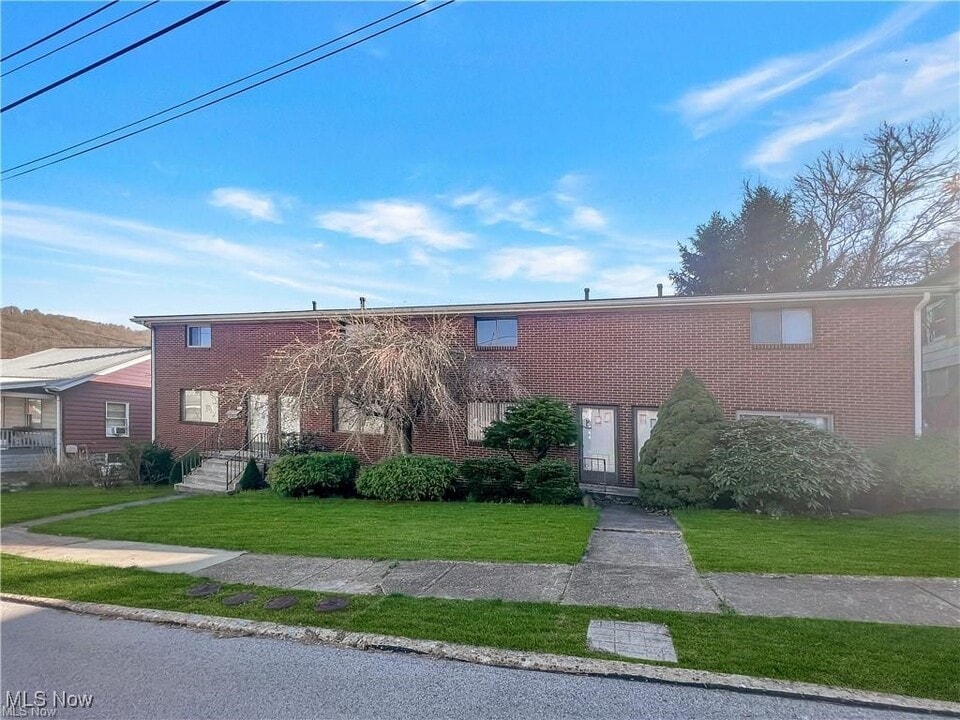 209 Elmer Ave in Weirton, WV - Building Photo
