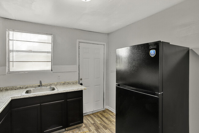 5634 Astor Pl in Jacksonville, FL - Building Photo - Building Photo