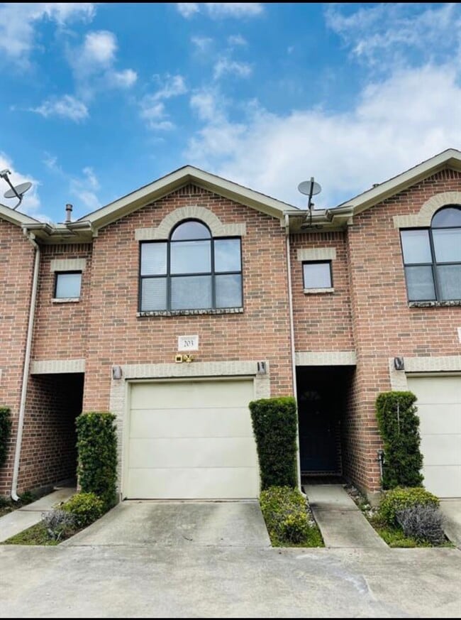 property at 5941 S Loop E