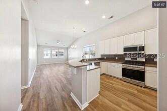 320 Corn Ml Wy in Bluffton, SC - Foto de edificio - Building Photo