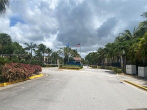 13868 SW 90th Ave in Miami, FL - Building Photo - Building Photo