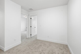 2152 E Deep Purple Ln in Meridian, ID - Building Photo - Building Photo