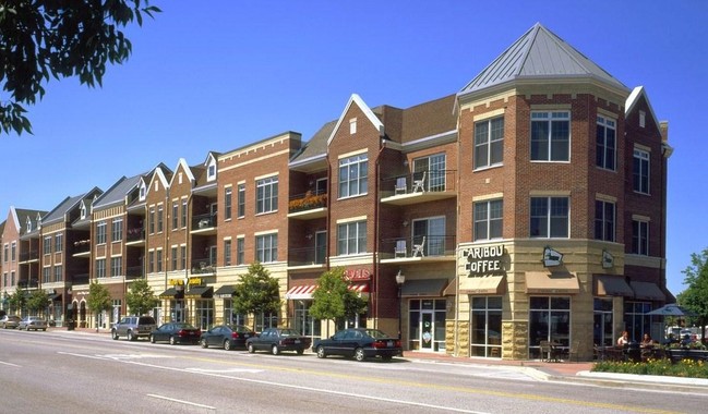 Shops at Village Centre Apartments in Mount Prospect, IL - Building Photo - Building Photo