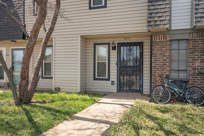 6936 Benwood Square in Amarillo, TX - Building Photo - Building Photo