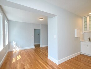 42 Linnaean St in Cambridge, MA - Building Photo - Building Photo