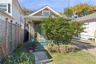 317 N Bernadotte St in New Orleans, LA - Building Photo