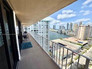 290 174th St in Sunny Isles Beach, FL - Building Photo - Building Photo