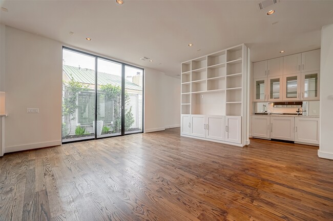 2114 Potomac Dr in Houston, TX - Building Photo - Building Photo