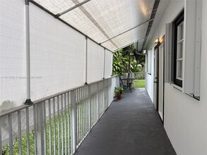 9470 SW 79th St in Miami, FL - Building Photo - Building Photo
