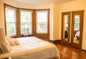 5031 Cedar Ave in Philadelphia, PA - Building Photo