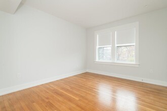 11 Forest St, Unit 2 BED VERY CLEANNN in Cambridge, MA - Building Photo - Building Photo