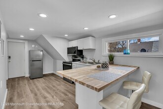 115 Blaine Ave-Unit -2 in Seaside Heights, NJ - Building Photo - Building Photo