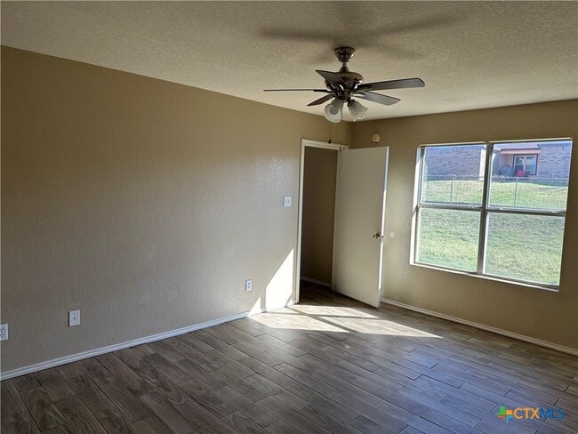 property at 3606 Lakecrest Dr