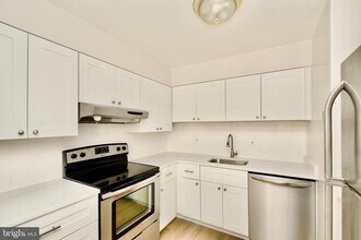6145 Edsall Rd in Alexandria, VA - Building Photo - Building Photo