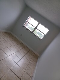 3610 NW 21st St in Lauderdale Lakes, FL - Building Photo - Building Photo