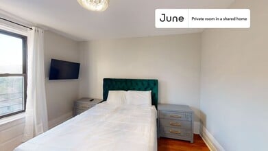 Room in Shared 4 bed/1 bath home, Unit B in New York, NY - Foto de edificio - Building Photo