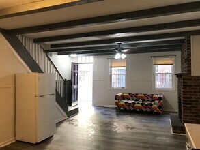 510 S Juniper St, Unit B in Philadelphia, PA - Building Photo - Building Photo