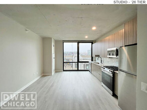 4641 N Broadway St, Unit 1 in Chicago, IL - Building Photo - Building Photo