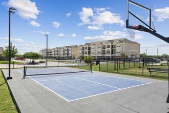 Icon Apartments in Killeen, TX - Foto de edificio - Building Photo