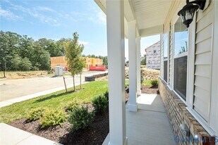 240 Greenpark Rd in Sandston, VA - Building Photo