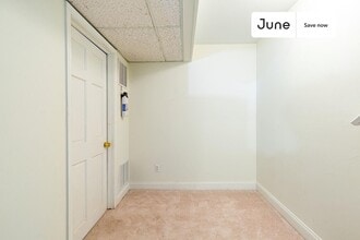 216 Ascot Pl NE in Washington, DC - Foto de edificio - Building Photo