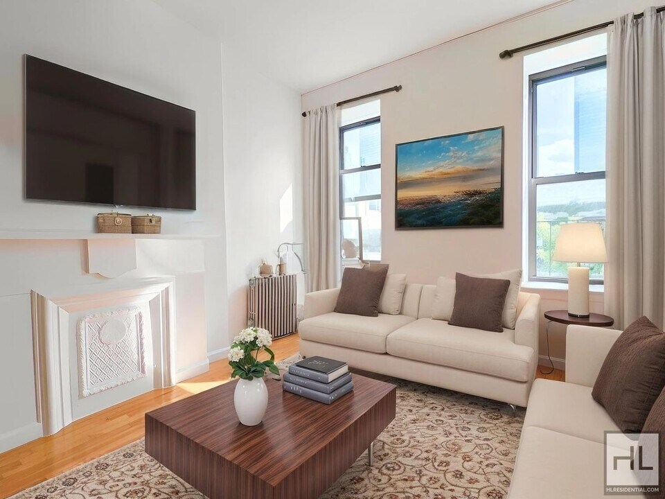 433 W 46th St in New York, NY - Building Photo