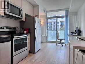 621-621 Sheppard Ave E in Toronto, ON - Building Photo - Building Photo