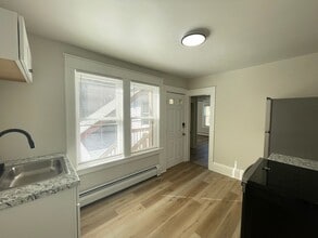 55 Henriette St in Manchester, NH - Building Photo - Building Photo