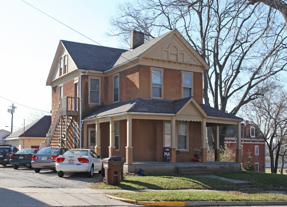 217 W Collins St in Oxford, OH - Building Photo