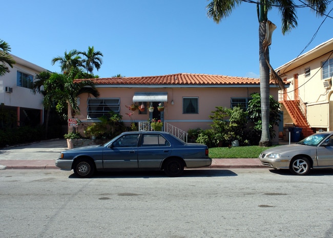30 S Shore Dr in Miami Beach, FL - Foto de edificio - Building Photo