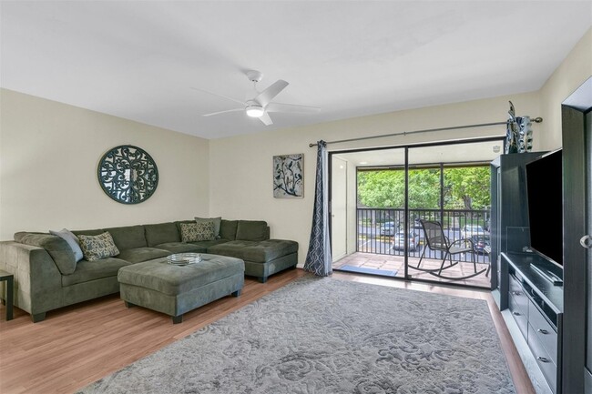 135 Deer Creek Blvd, Unit 306 in Deerfield Beach, FL - Building Photo - Building Photo