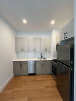 546 Martin Luther King Jr Dr in Jersey City, NJ - Building Photo