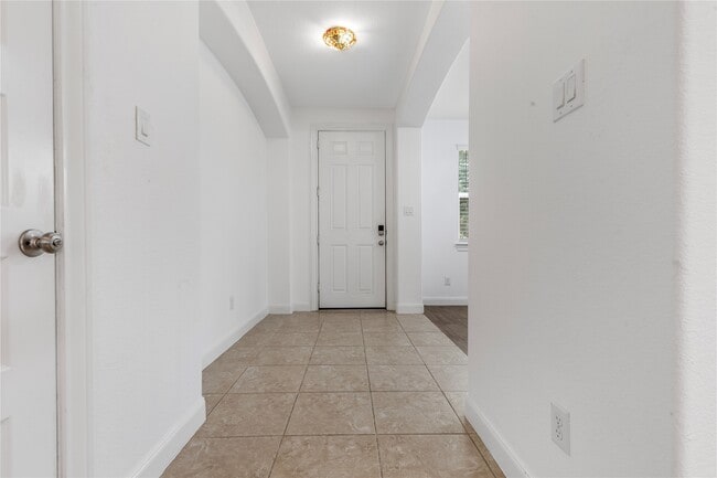 property at 2206 Hidden Meadow Ln