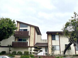 15214 S Raymond Ave in Gardena, CA - Building Photo